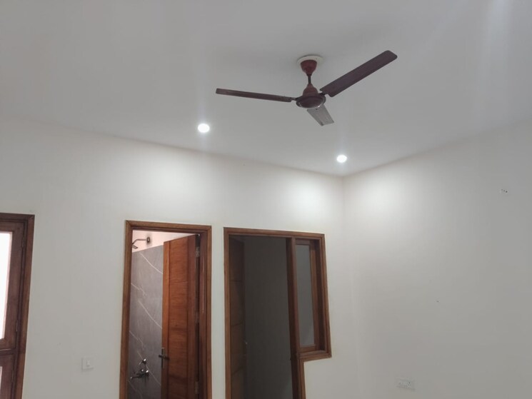 undefined, sector 92 2 Bedroom 200 Sq.Mt. Independent House In Sector 92 Noida 9639281