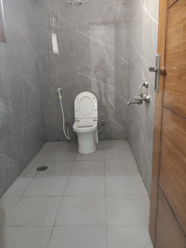 Bathroom, sector 92 2 Bedroom 200 Sq.Mt. Independent House In Sector 92 Noida 9639281