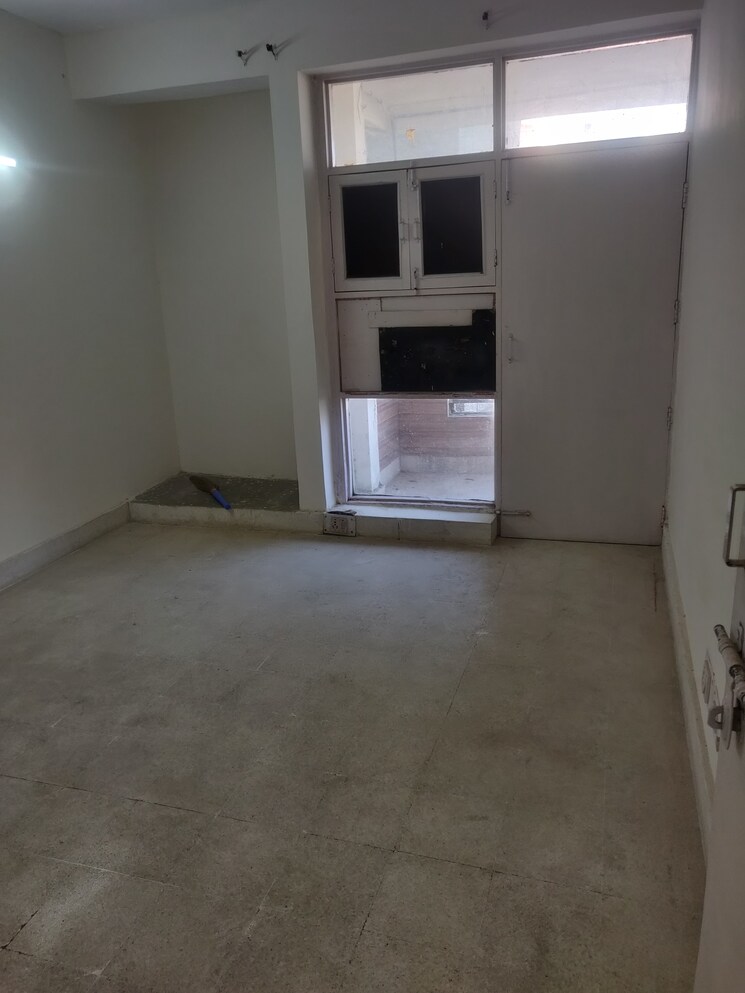 Room, kalibari-apartments 3 Bedroom 1500 Sq.Ft. Apartment In Sector 21d Faridabad 9639283