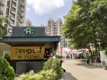 2 BHK Apartment – Exterior View View at Vaishnodevi Circle - for Rent