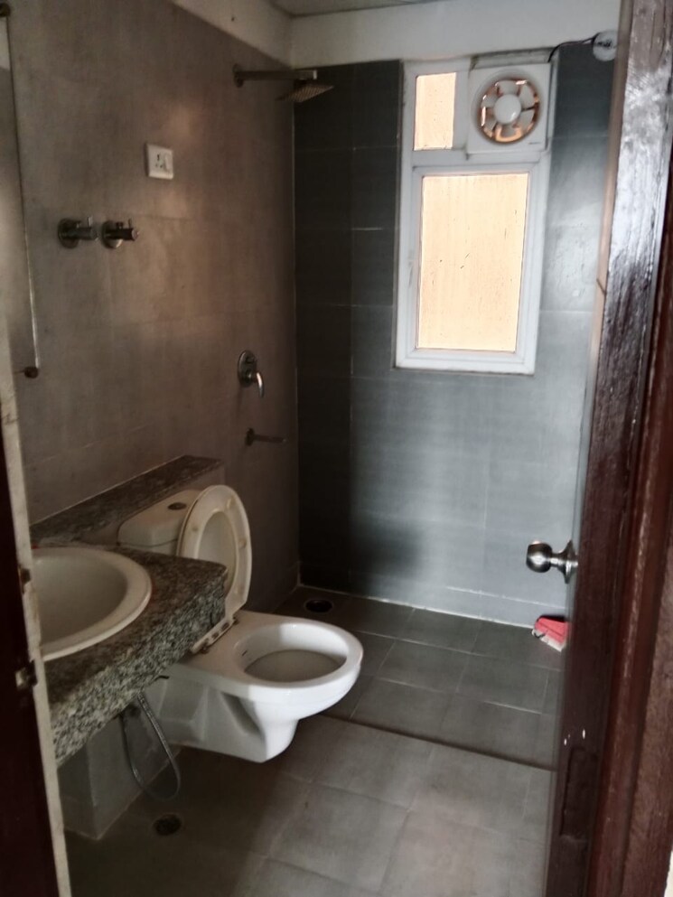 Bathroom, jm-florence 2 Bedroom 1060 Sq.Ft. Apartment In Tech Zone 4 Greater Noida Greater Noida 9639329