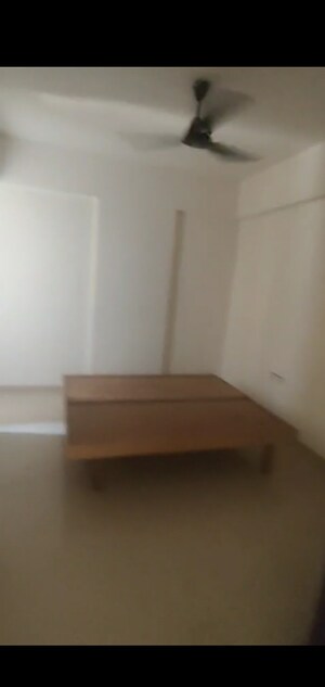 Room in 2 BHK Apartment at Vaishnodevi Circle – for Rent