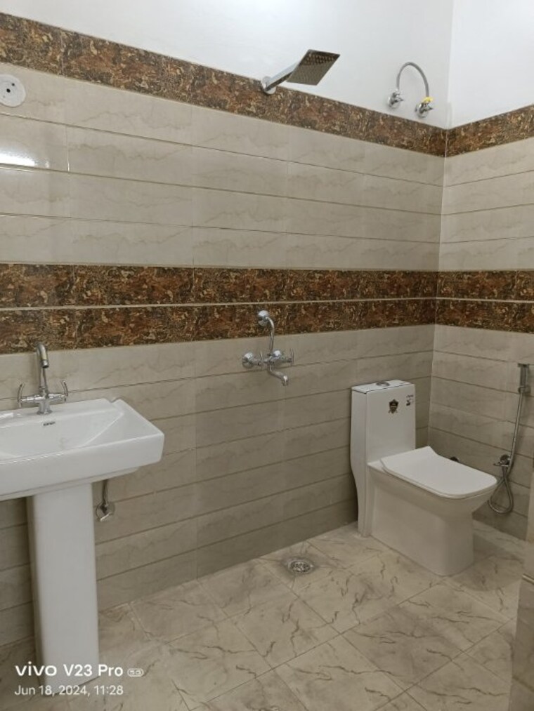 Bathroom, dhoran-rajpur-enclave 3 Bedroom 100 Sq.Yd. Independent House In Govind Vihar Dehradun 9639521