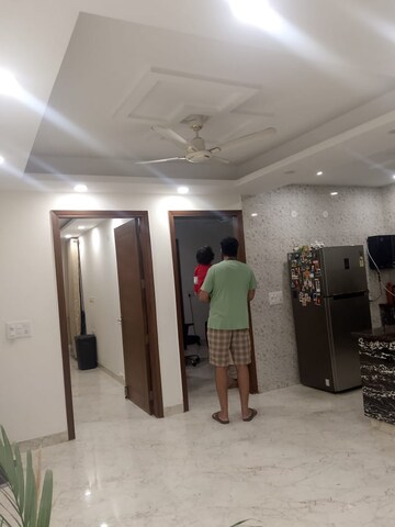 Building Lobby in 5 BHK Villa at Unitech Vista Villas, Sector 45 – for Rent