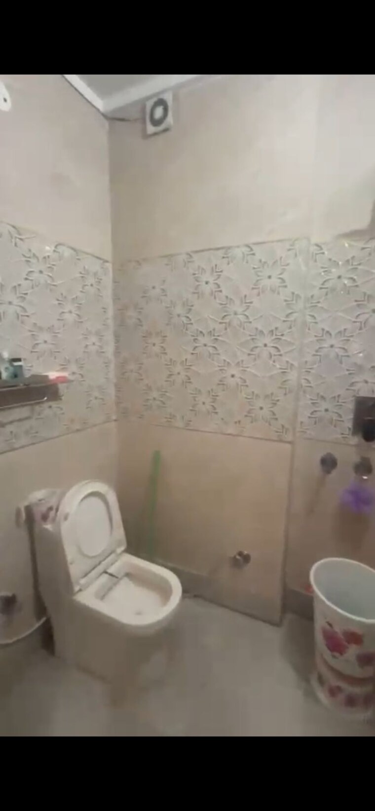 Bathroom, uttam nagar 1 Bedroom 60 Sq.Yd. Builder Floor In Uttam Nagar Delhi 9639604
