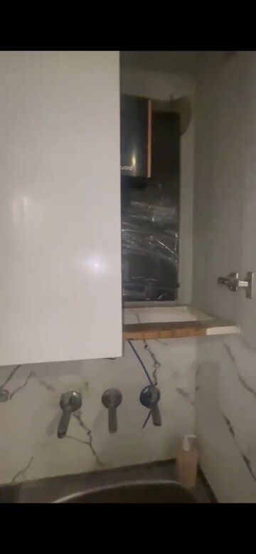 Furnished Amenities in 1 BHK Builder Floor at Uttam Nagar – for Rent