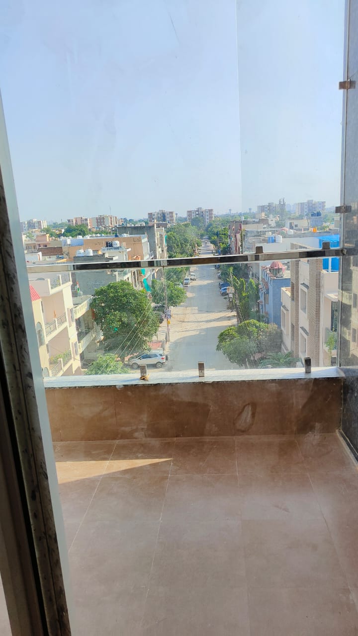 2.5 BHK 200 Sq.Ft. Builder Floor in SLF Indraprastha Apartments