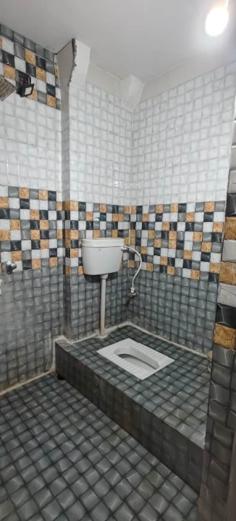 Bathroom, sultanganj 4 Bedroom 500 Sq.Ft. Independent House In Sultanganj Patna 9639600
