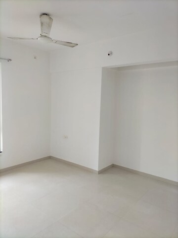 Room in 2 BHK Apartment at Puranik Rumah Bali, Ghodbunder Road – for Rent