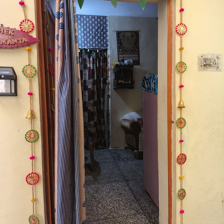 Exterior View, rwa-qutab-enclave 1.5 Bedroom 400 Sq.Ft. Apartment In Katwaria Sarai Delhi 9639705