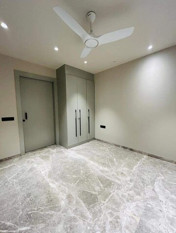 Room in 4 BHK Apartment at ABA County 107, Sector 107 – for Sale