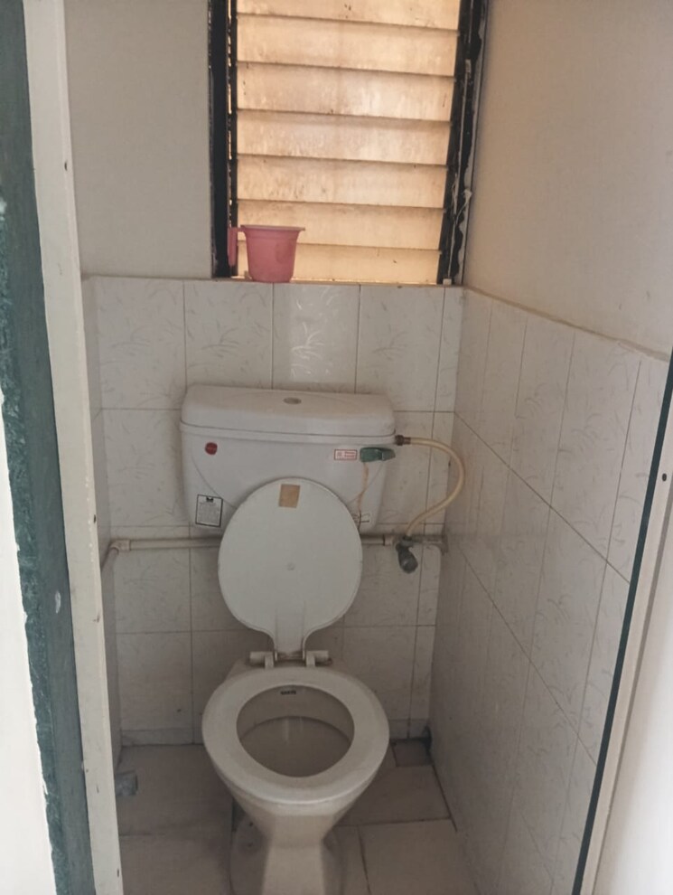 Bathroom, viman nagar 1 Bedroom 650 Sq.Ft. Apartment In Viman Nagar Pune 9639667
