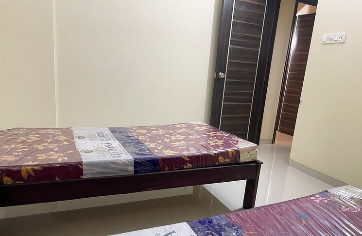 Bedroom, jambli naka Pg For Girls In Jambli Naka 9639763