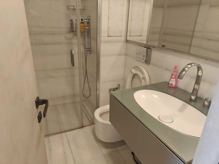 Bathroom, lodha-world-crest 3 Bedroom 2001 Sq.Ft. Apartment In Worli Mumbai 9639779
