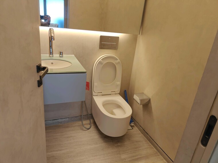 Bathroom, lodha-world-crest 3 Bedroom 2001 Sq.Ft. Apartment In Worli Mumbai 9639779