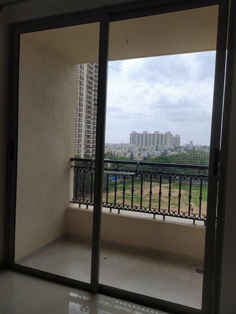 Room, hiranandani-queensgate 1 Bedroom 595 Sq.Ft. Apartment In Bannerghatta Bangalore 9639794