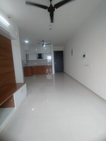 Room in 1 BHK Apartment at Hiranandani Queensgate, Bannerghatta – for Rent
