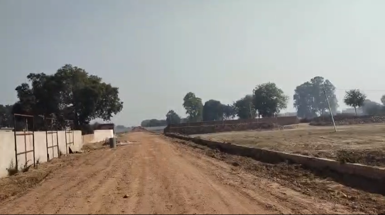 Plot For Sale in Srm Group - Shri Radha go