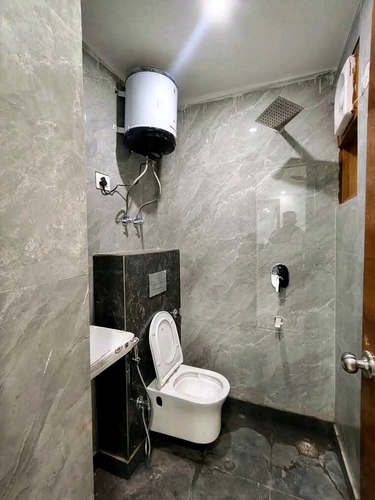 Bathroom, chattarpur 1 Bedroom 450 Sq.Ft. Builder Floor In Chattarpur Delhi 9639872