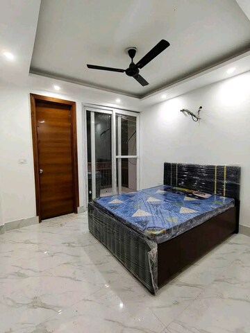 Room in 1 BHK Builder Floor at Chattarpur – for Rent