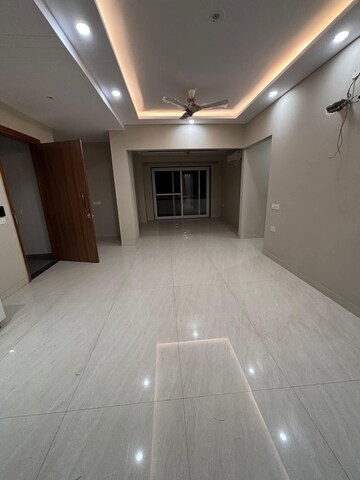 Room in 3 BHK Builder Floor at Saket – for Rent