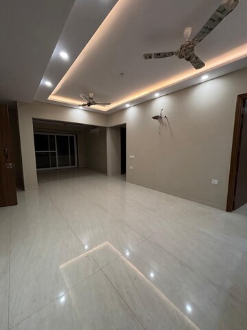 Room in 3 BHK Builder Floor at Saket – for Rent