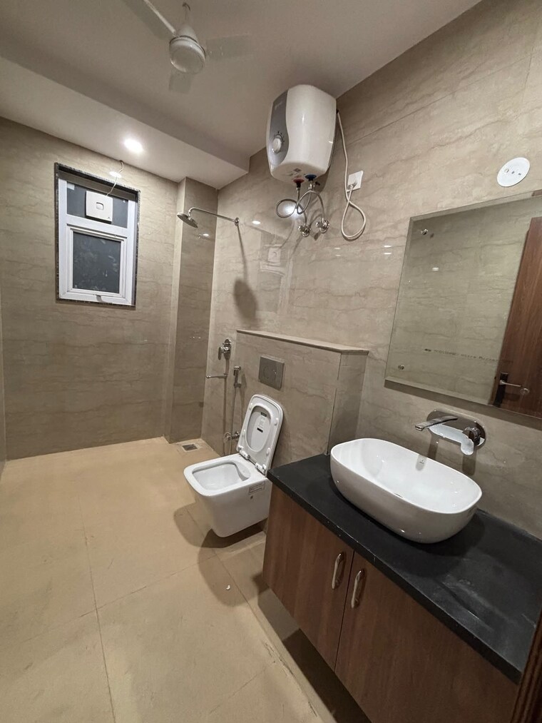 Bathroom, saket 3 Bedroom 1400 Sq.Ft. Builder Floor In Saket Delhi 9639874