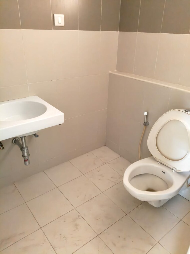 Bathroom, aparna-cyber-commune 3 Bedroom 1685 Sq.Ft. Apartment In Nallagandla Hyderabad 9639870