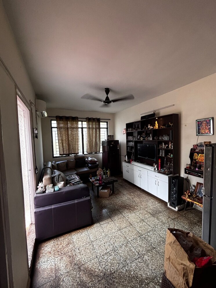  Parking, lunkad-garden 2 Bedroom 1400 Sq.Ft. Apartment In Viman Nagar Pune 9639903