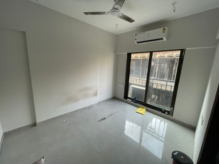 Room, roha-vatika 2 Bedroom 560 Sq.Ft. Apartment In Kurla East Mumbai 9639896