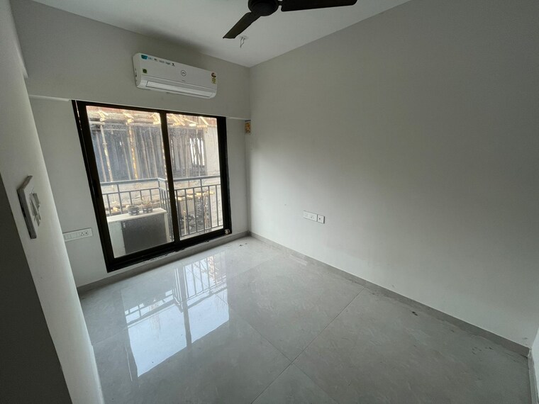 Room, roha-vatika 2 Bedroom 560 Sq.Ft. Apartment In Kurla East Mumbai 9639896