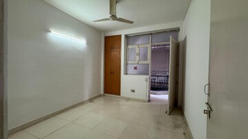 Room in 2 BHK Apartment at Chattarpur – for Rent