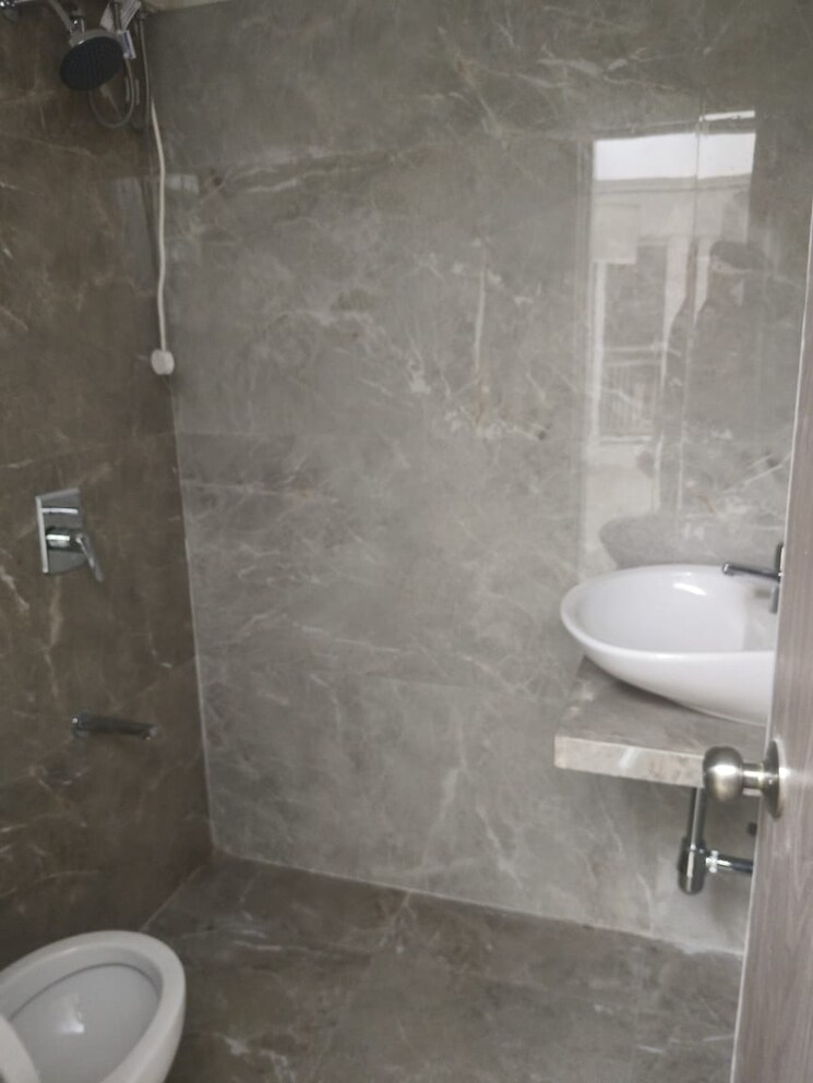 Bathroom, chandiwala-pearl-regency 1.5 Bedroom 417 Sq.Ft. Apartment In Andheri West Mumbai 9639946