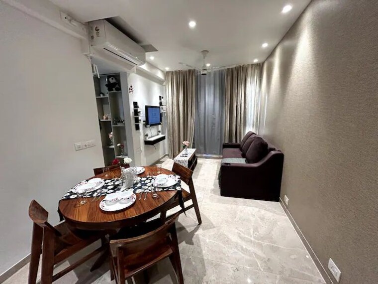 Living Room, hiranandani-regent-hill 1 Bedroom 379 Sq.Ft. Apartment In Powai Mumbai 9639975