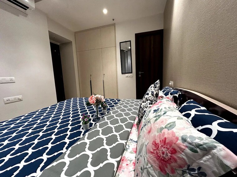 Bedroom, hiranandani-regent-hill 1 Bedroom 379 Sq.Ft. Apartment In Powai Mumbai 9639975