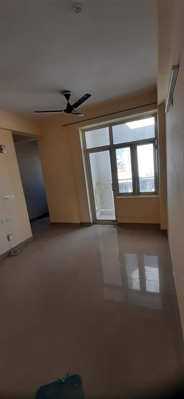Room in 2 BHK Apartment at Shree Vardhman Mantra, Sector 67 – for Rent