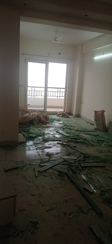 Room in 3 BHK Apartment at Ansal Crown Heights, Sector 80 – for Rent