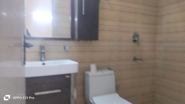 Bathroom, unitech-south-city-ii 3 Bedroom 1700 Sq.Ft. Builder Floor In Sector 50 Gurgaon 9640135