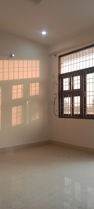 2 BHK Builder Floor For Rent in Saket