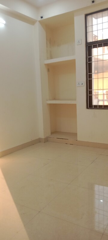 Room in 2 BHK Builder Floor at Saket – for Rent