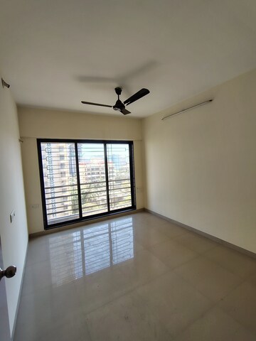 Furnished Amenities in 2 BHK Apartment at DB Orchid Suburbia, Kandivali West – for Sale