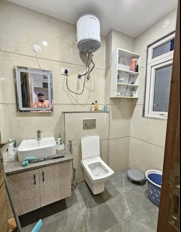 Bathroom, saket 3 Bedroom 1500 Sq.Ft. Apartment In Saket Delhi 9640218