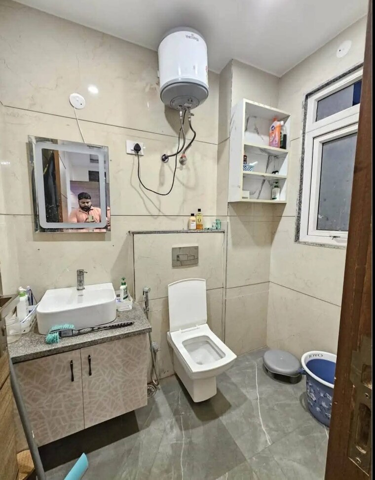 Bathroom, saket 3 Bedroom 1500 Sq.Ft. Apartment In Saket Delhi 9640218