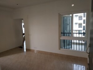 Room in 2 BHK Apartment at Gaur Yamuna City 16th Park View, Gaur Yamuna City – for Sale