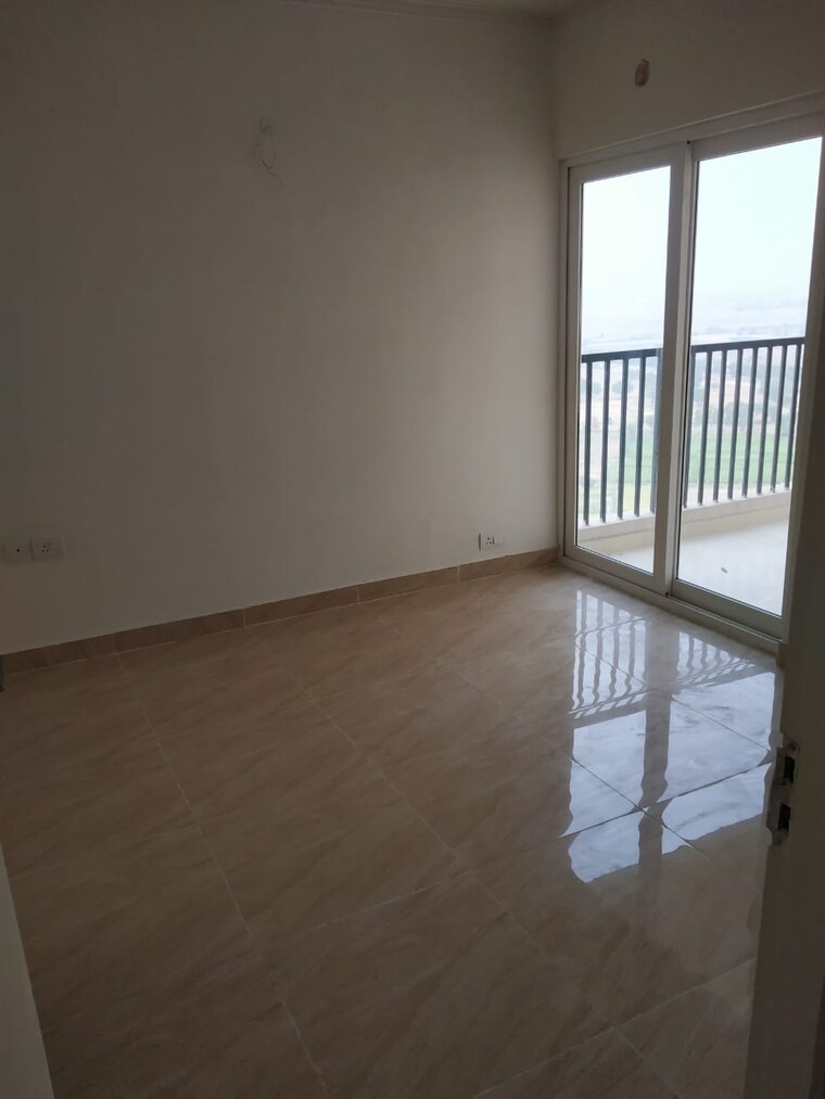 Room, gaur-yamuna-city-16th-park-view 2 Bedroom 1000 Sq.Ft. Apartment In Gaur Yamuna City Greater Noida 9640215