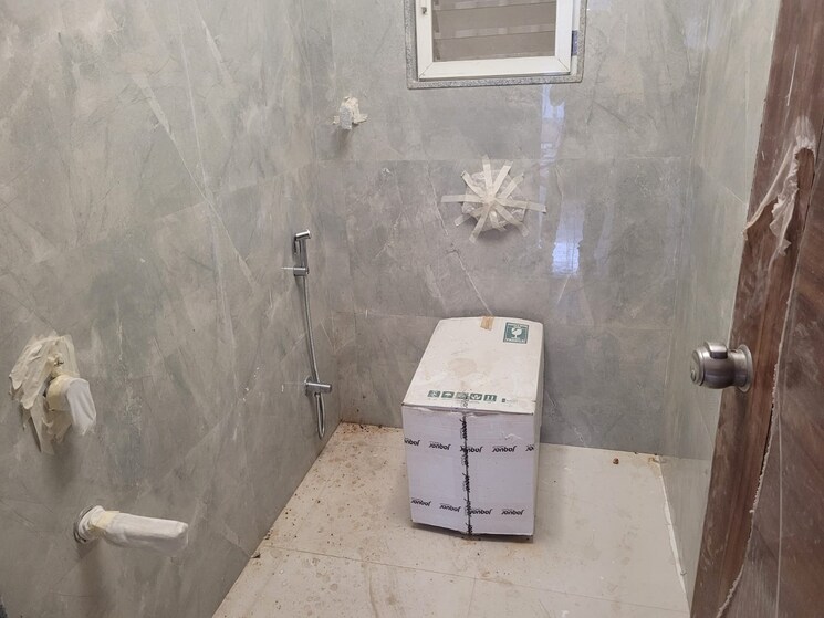 Bathroom, drumadal-apartments 3 Bedroom 1700 Sq.Ft. Apartment In Model Colony Pune 9640239