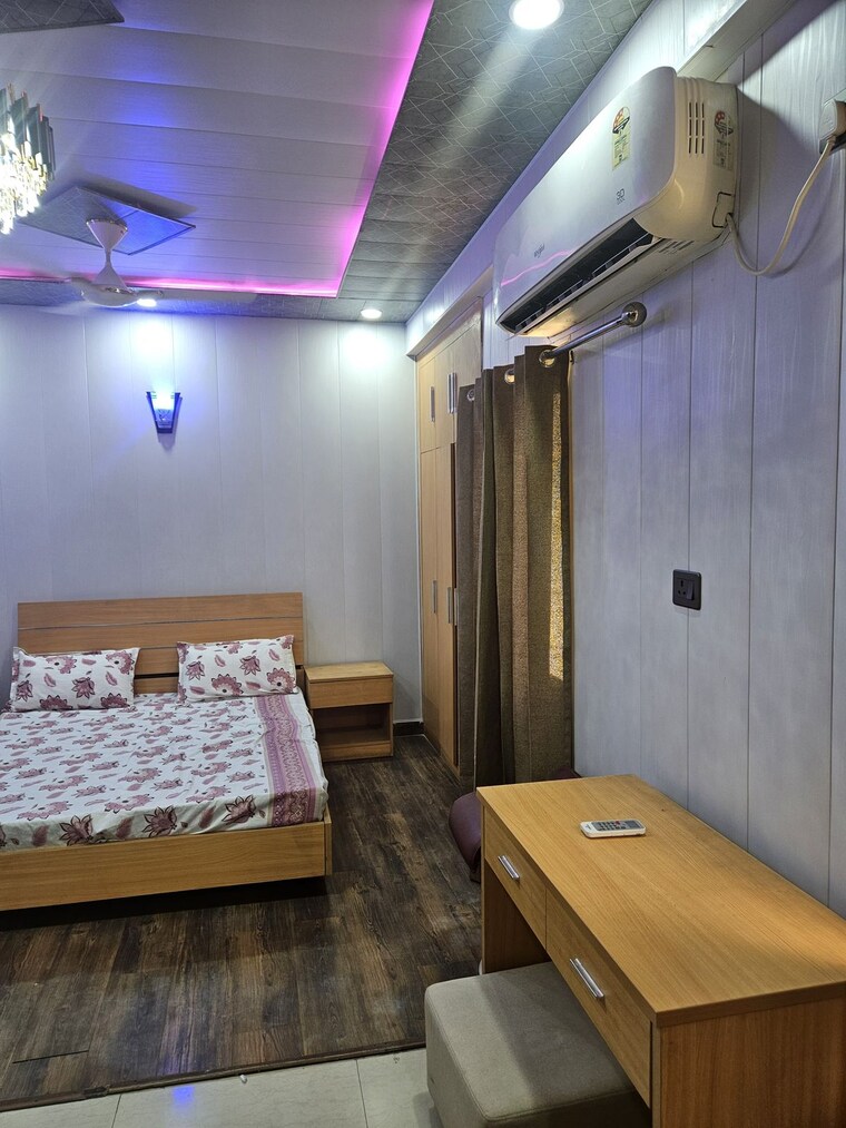 Bedroom, supertech-czar-suites Studio 450 Sq.Ft. Apartment In Omicron I Greater Noida Greater Noida 9640285