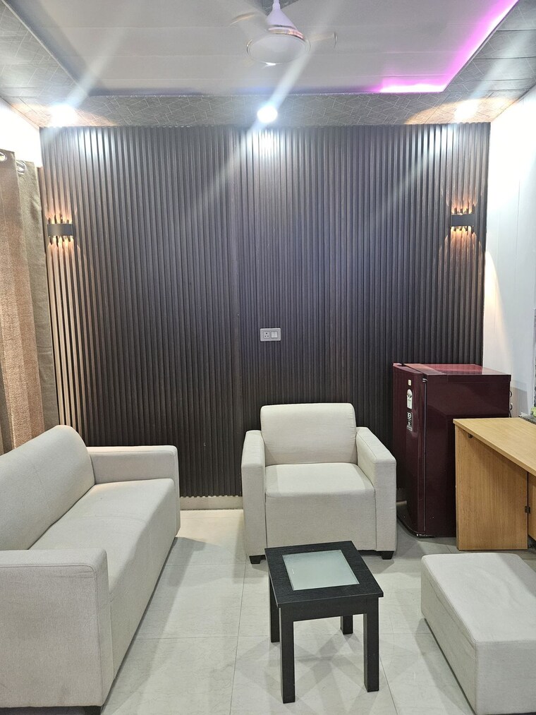 Master Bedroom, supertech-czar-suites Studio 450 Sq.Ft. Apartment In Omicron I Greater Noida Greater Noida 9640285