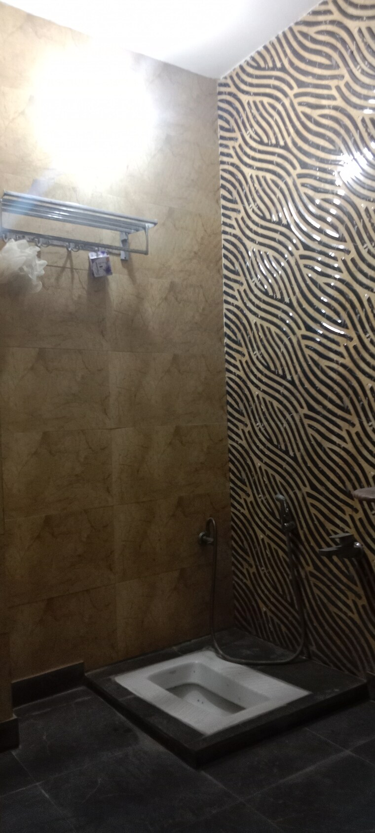 Bathroom, saket 3 Bedroom 1300 Sq.Ft. Builder Floor In Saket Delhi 9640311