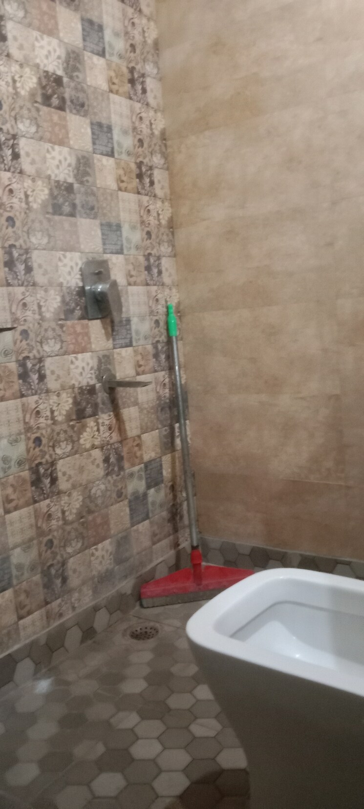 Bathroom, saket 3 Bedroom 1300 Sq.Ft. Builder Floor In Saket Delhi 9640311